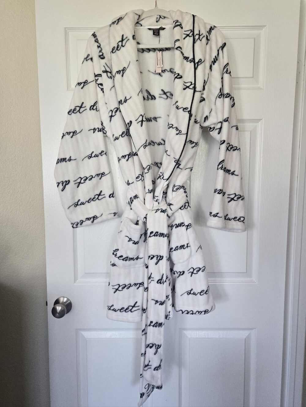NWT Victoria's Secret Bathrobe, M/L